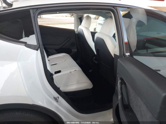 2024 TESLA MODEL Y 7SAYGAEE2RF122644 Photo 7