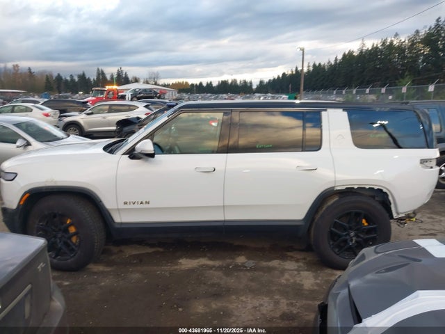 Rivian R1s Adventure 2023 7PDSGABA2PN009823 Image 15