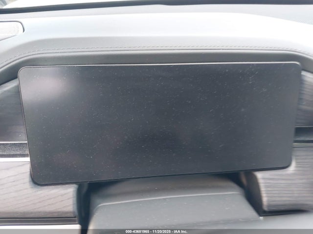 Rivian R1s Adventure 2023 7PDSGABA2PN009823 Image 18