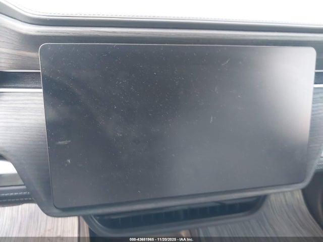 Rivian R1s Adventure 2023 7PDSGABA2PN009823 Image 19