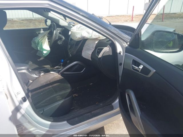 2015 HYUNDAI VELOSTER KMHTC6AD3FU239290 Photo 4