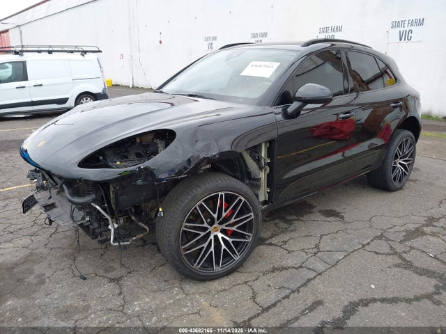 2016 PORSCHE MACAN WP1AF2A53GLB94135 Photo 1