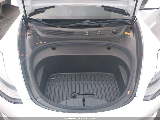 43682171 :رقم المزاد ، 5YJ3E1EA1MF930535 vin ، 2021 Tesla Model 3 Standard Range Plus Rear-wheel Drive مزاد بيع