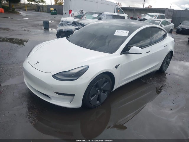 43682171 :رقم المزاد ، 5YJ3E1EA1MF930535 vin ، 2021 Tesla Model 3 Standard Range Plus Rear-wheel Drive مزاد بيع