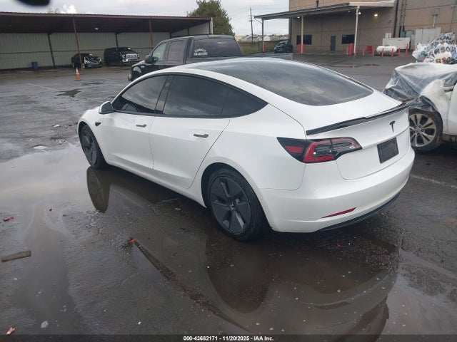 43682171 :رقم المزاد ، 5YJ3E1EA1MF930535 vin ، 2021 Tesla Model 3 Standard Range Plus Rear-wheel Drive مزاد بيع