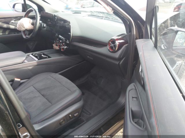 2025 CHEVROLET BLAZER EV 3GNKD1RJ7SS113624 Photo 4