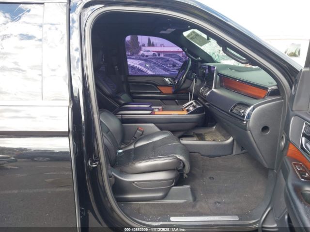 2018 LINCOLN NAVIGATOR 5LMJJ2HT9JEL13430 Photo 4