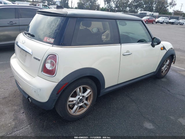 2012 MINI COOPER WMWSU3C56CT260800 Photo 3
