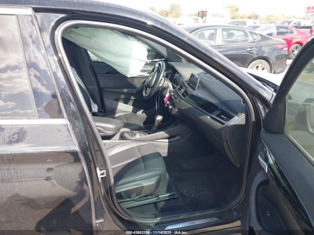 2019 BMW X1 WBXHT3C52K3H35489 Photo 4