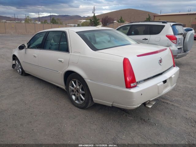2011 CADILLAC DTS 1G6KD5E60BU147831 Photo 2