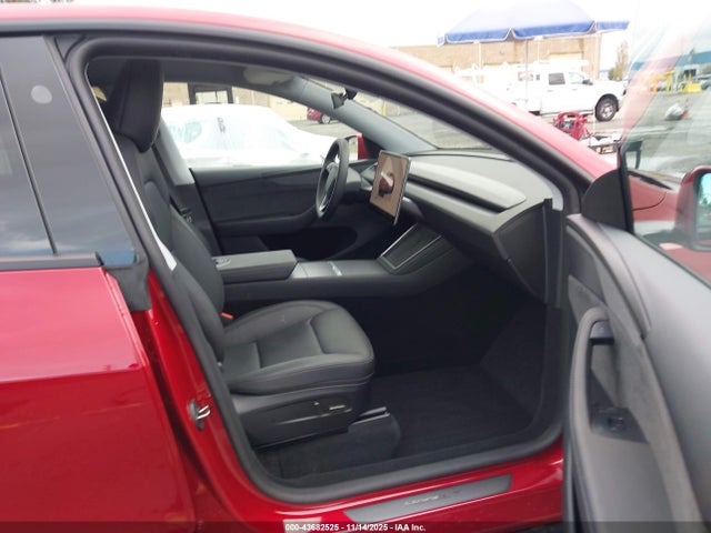 2026 TESLA MODEL Y 7SAYGDEE9TF349208 Photo 4