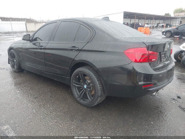 BMW 340i 2016 WBA8B3G50GNT62503 Image 3