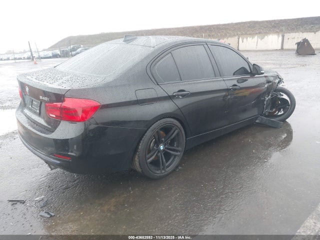 BMW 340i 2016 WBA8B3G50GNT62503 Image 4