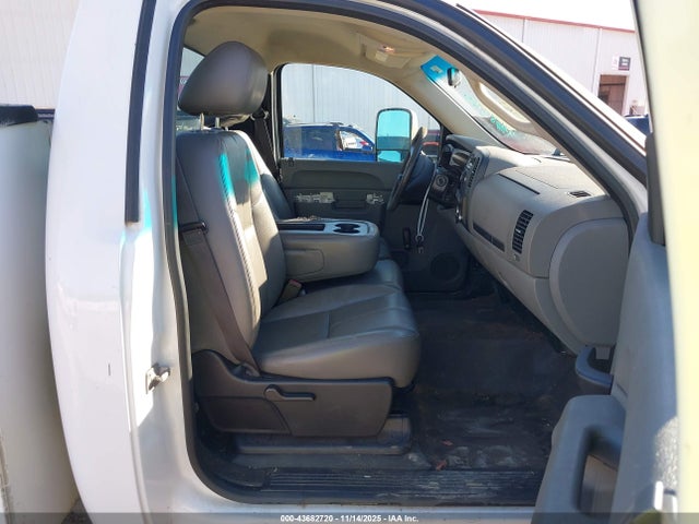 2014 Chevrolet Silverado 3500hd Work Truck მანქანა იყიდება აუქციონზე, vin: 1GB3CZCG5EF117776, აუქციონის ნომერი: 43682720