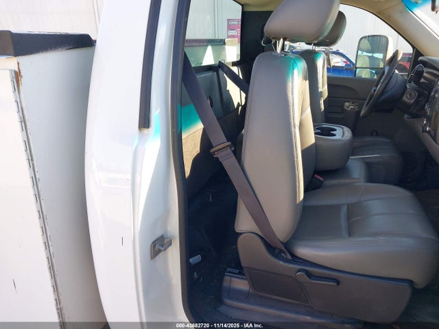 2014 Chevrolet Silverado 3500hd Work Truck მანქანა იყიდება აუქციონზე, vin: 1GB3CZCG5EF117776, აუქციონის ნომერი: 43682720