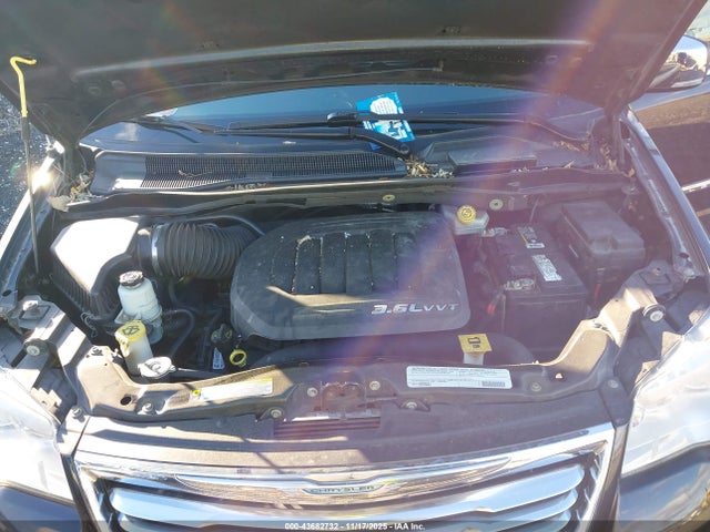 2012 Chrysler Town & Country Touring-l მანქანა იყიდება აუქციონზე, vin: 2C4RC1CG7CR338776, აუქციონის ნომერი: 43682732