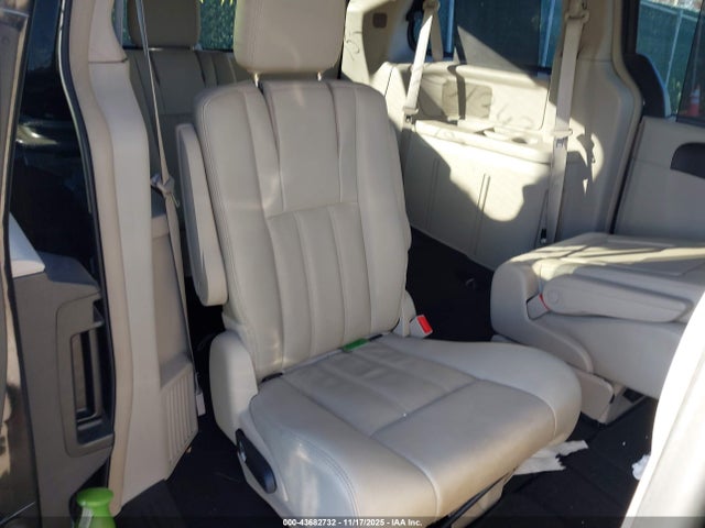 2012 Chrysler Town & Country Touring-l მანქანა იყიდება აუქციონზე, vin: 2C4RC1CG7CR338776, აუქციონის ნომერი: 43682732