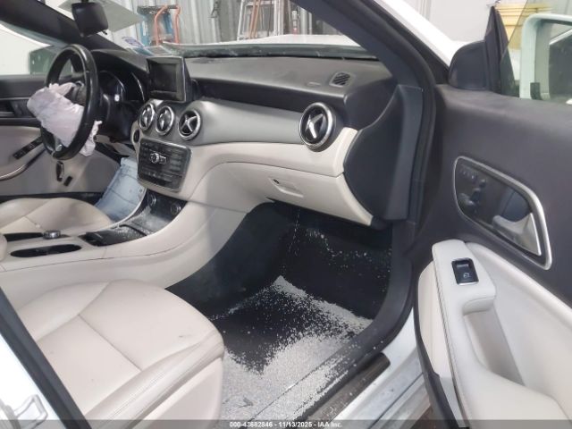 2014 MERCEDES-BENZ CLA 250 WDDSJ4GB7EN156489 Photo 4
