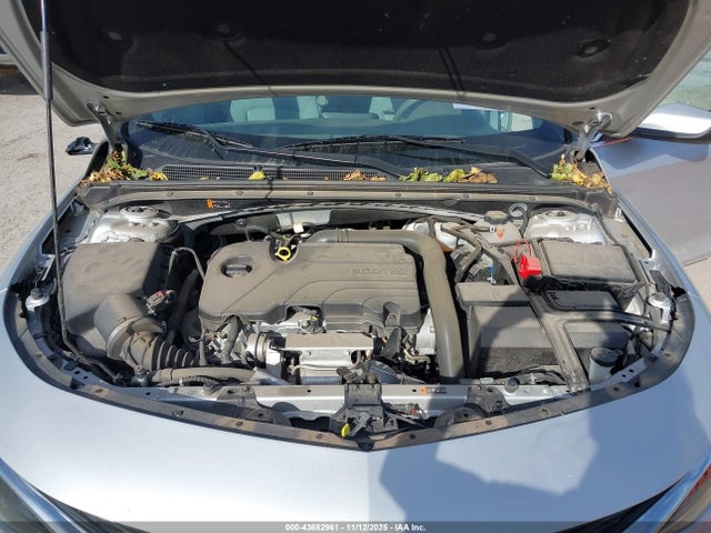 1G1ZD5ST0NF111208 Chevrolet Malibu Fwd Lt