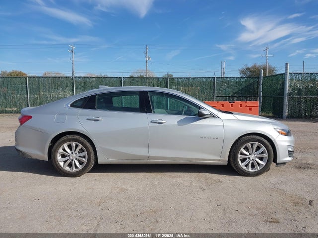 1G1ZD5ST0NF111208 Chevrolet Malibu Fwd Lt