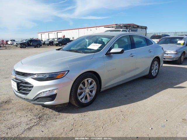 1G1ZD5ST0NF111208 Chevrolet Malibu Fwd Lt
