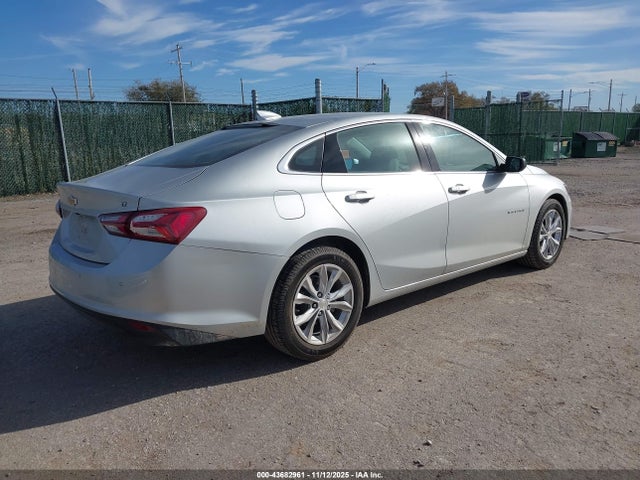 1G1ZD5ST0NF111208 Chevrolet Malibu Fwd Lt