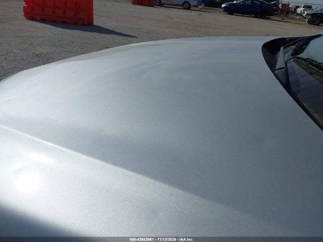 1G1ZD5ST0NF111208 Chevrolet Malibu Fwd Lt
