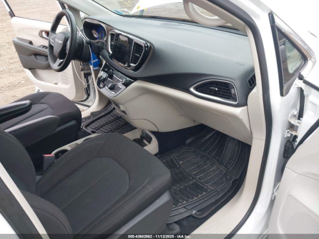 2022 CHRYSLER VOYAGER 2C4RC1CG7NR102700 Photo 4