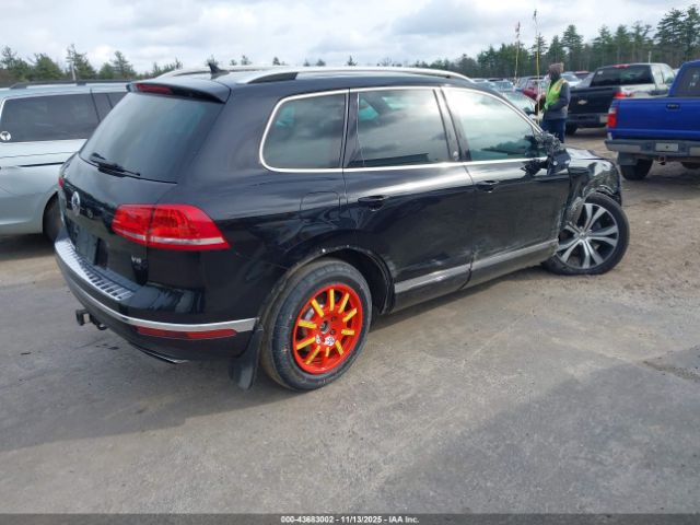 2017 VOLKSWAGEN TOUAREG WVGRF7BP6HD006412 Photo 3