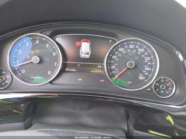 2017 VOLKSWAGEN TOUAREG WVGRF7BP6HD006412 Photo 6