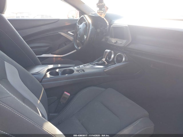 2018 CHEVROLET CAMARO 1G1FB3DX9J0127577 Photo 4