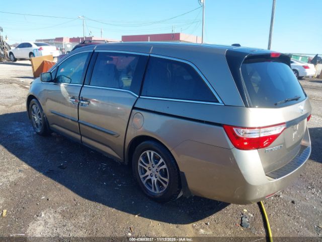 2011 HONDA ODYSSEY 5FNRL5H68BB100744 Photo 2