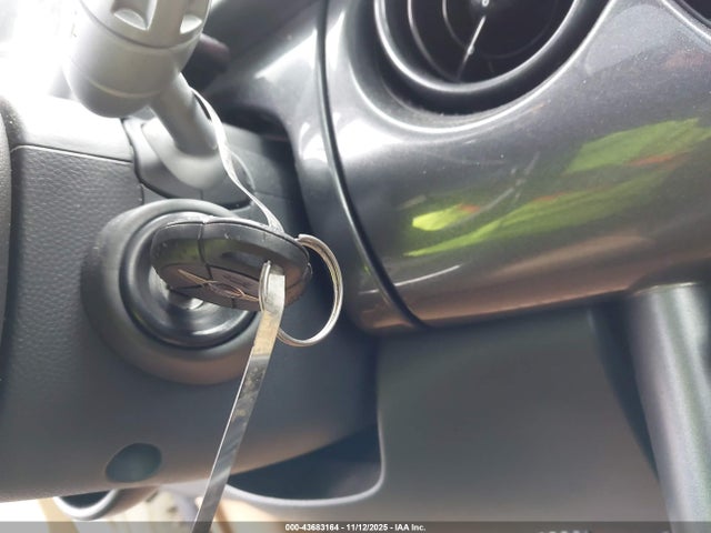 2006 MINI COOPER S WMWRE33536TL19270 Photo 10