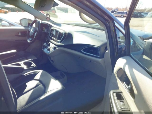 2021 CHRYSLER VOYAGER 2C4RC1DGXMR506135 Photo 4