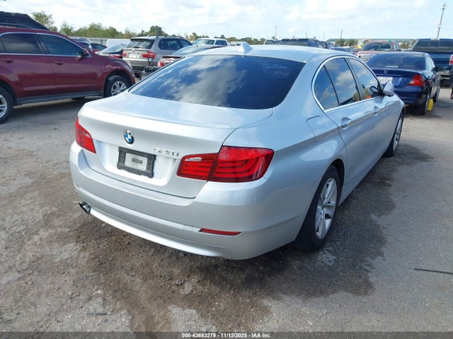 2013 BMW 528I WBAXG5C58DDY35077 Photo 3