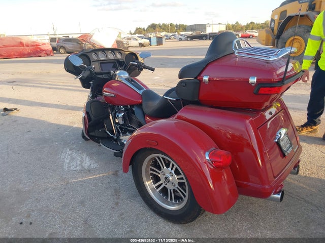 2021 HARLEY-DAVIDSON FLHTCUTG 1HD1MAF12MB858206 Photo 2