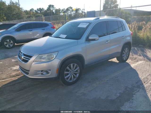 2011 VOLKSWAGEN TIGUAN WVGAV7AX8BW526317 Photo 1