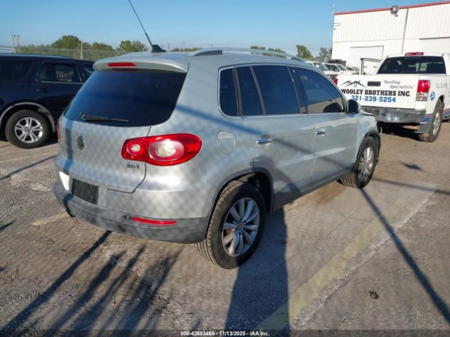 2011 VOLKSWAGEN TIGUAN WVGAV7AX8BW526317 Photo 3