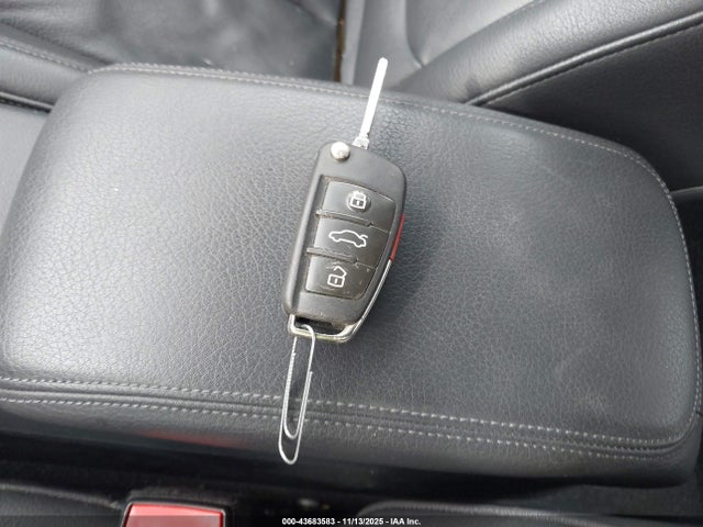 43683583 :رقم المزاد ، WAUBFGFF6F1116878 vin ، 2015 Audi A3 2.0t Premium مزاد بيع