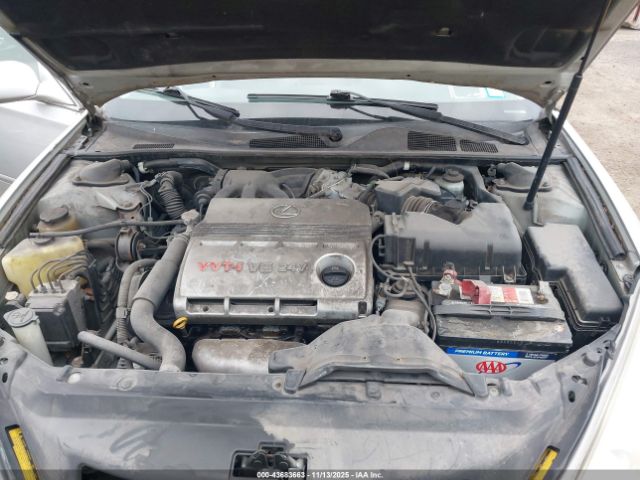 2002 LEXUS ES 300 JTHBF30G825035735 Photo 9