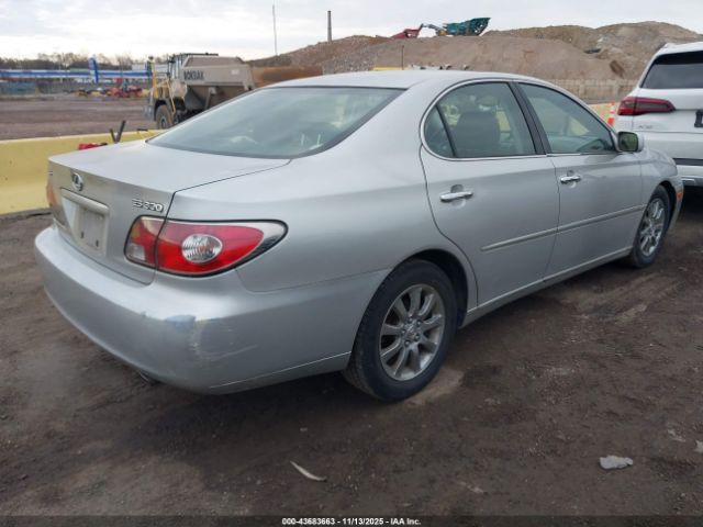 2002 LEXUS ES 300 JTHBF30G825035735 Photo 3