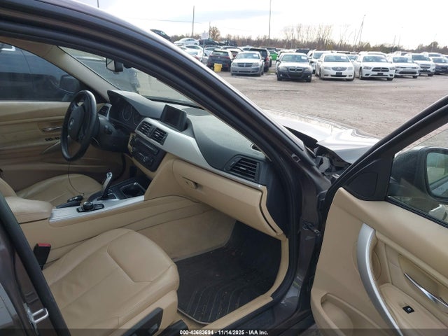 2014 Bmw 320i Xdrive მანქანა იყიდება აუქციონზე, vin: WBA3C3G58ENR25334, აუქციონის ნომერი: 43683694