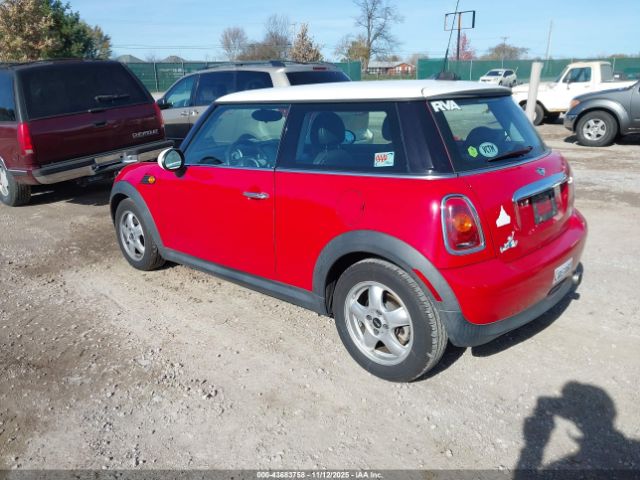 2010 MINI COOPER WMWMF3C51ATZ28017 Photo 2