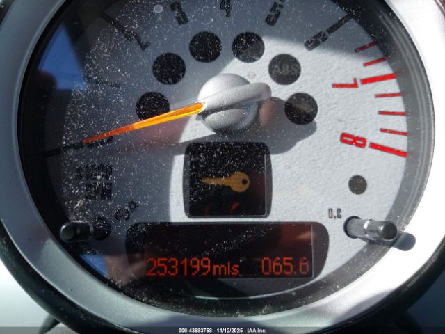 2010 MINI COOPER WMWMF3C51ATZ28017 Photo 6
