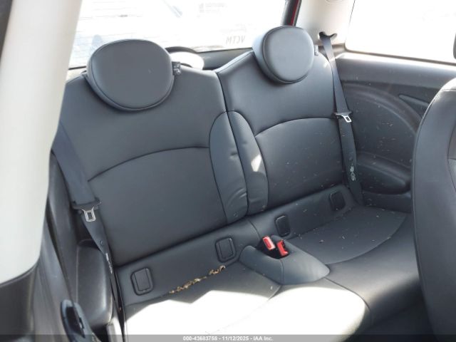 2010 MINI COOPER WMWMF3C51ATZ28017 Photo 7