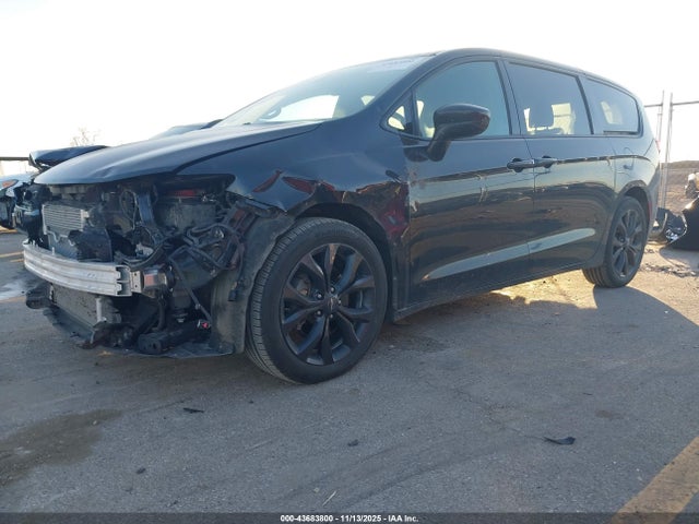 2019 CHRYSLER PACIFICA 2C4RC1FG6KR560610 Photo 1