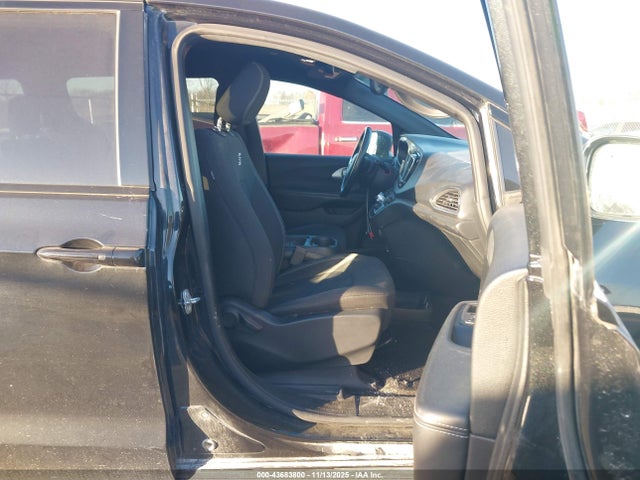 2019 CHRYSLER PACIFICA 2C4RC1FG6KR560610 Photo 4