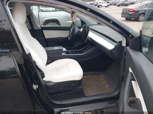 2020 TESLA MODEL Y 5YJYGDEE5LF049453 Photo 4