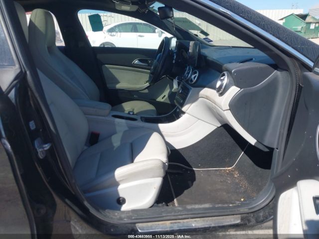 2017 MERCEDES-BENZ CLA 250 WDDSJ4GB8HN423238 Photo 4