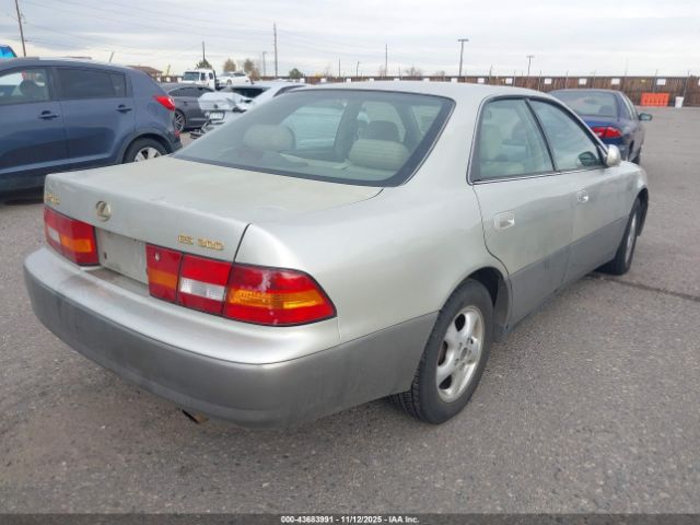 1997 LEXUS ES 300 JT8BF22G8V5003055 Photo 3